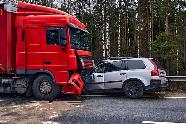 S'assurer contre le risque d'accident de camions semi-remorques.